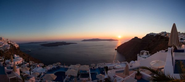 Pourquoi choisir des affiches et posters de ville de France pour votre espace de vie ?