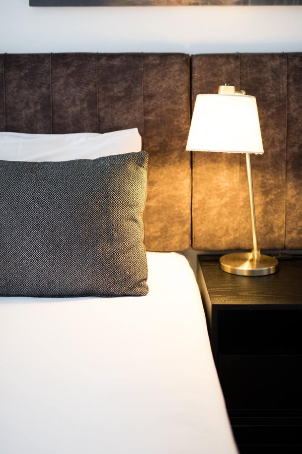 Quelles sont les caractéristiques essentielles d'une lampe de chevet idéale ?